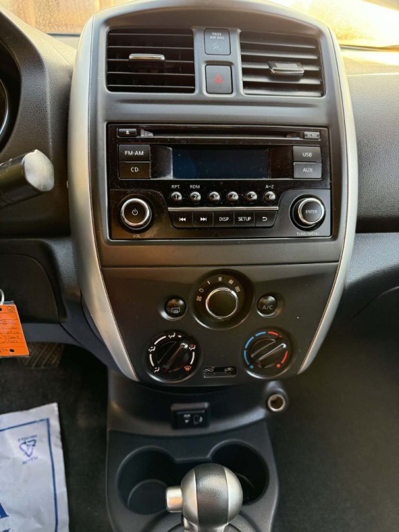 2018 Nissan Versa Image 9