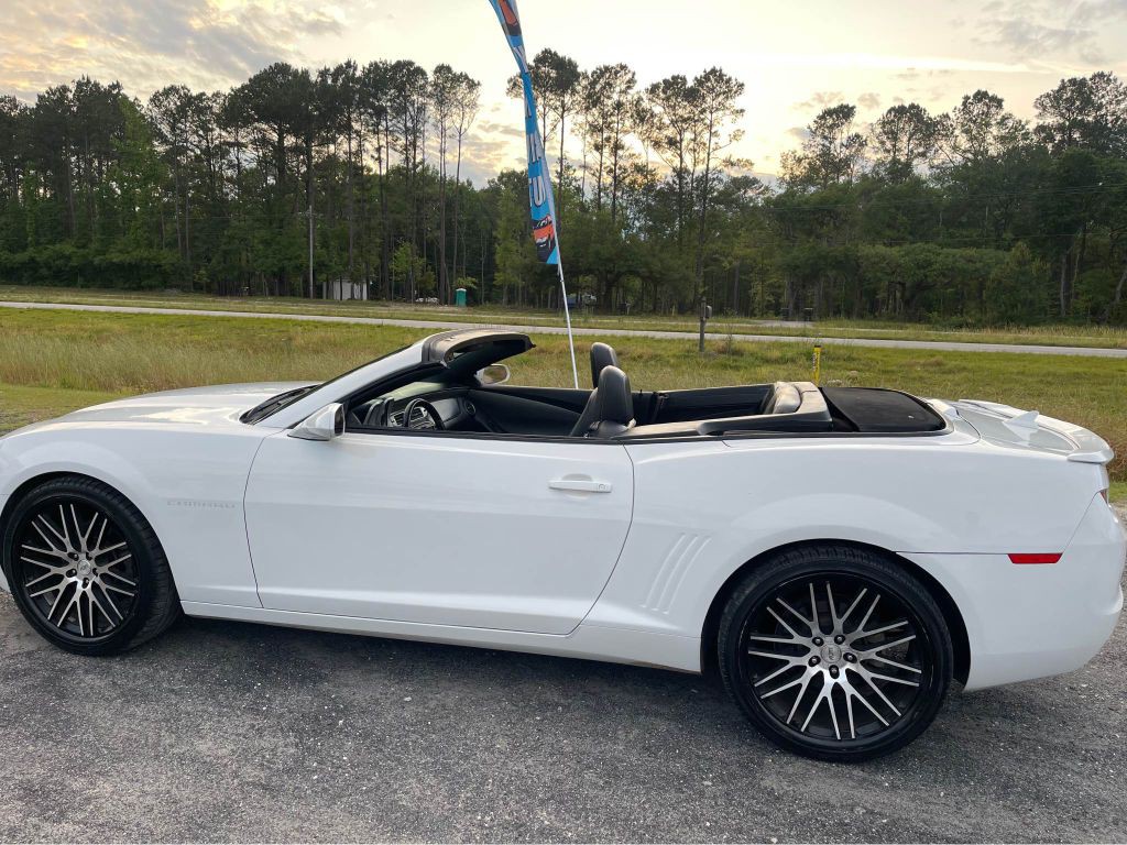 2013 Chevrolet Camaro Image 2