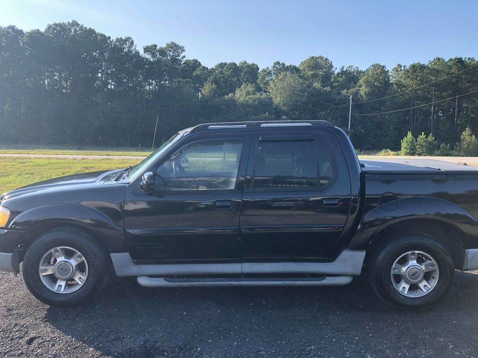 2003 Ford Explorer Image 2