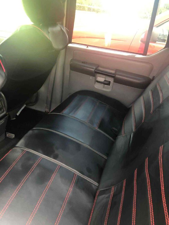 2003 Ford Explorer Image 7