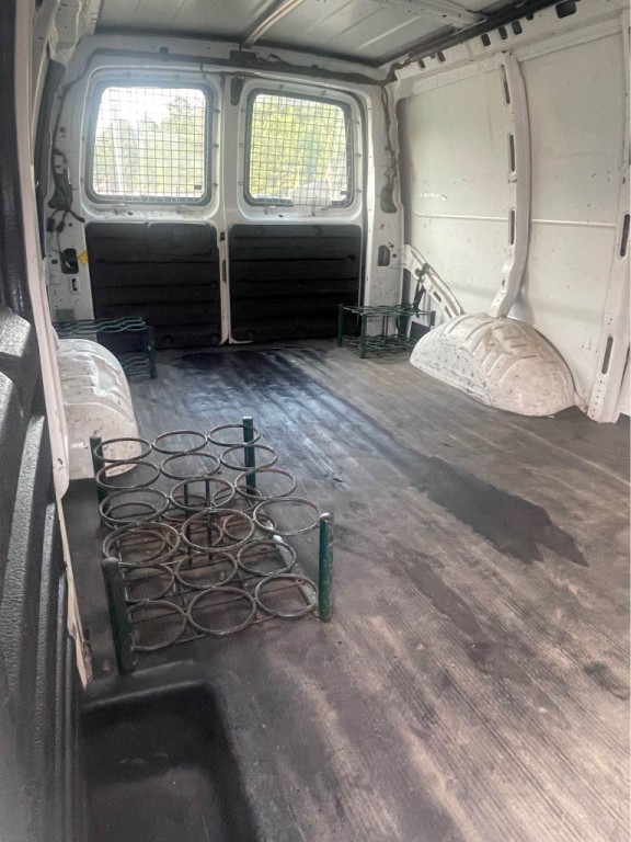 2013 GMC Savana Image 7