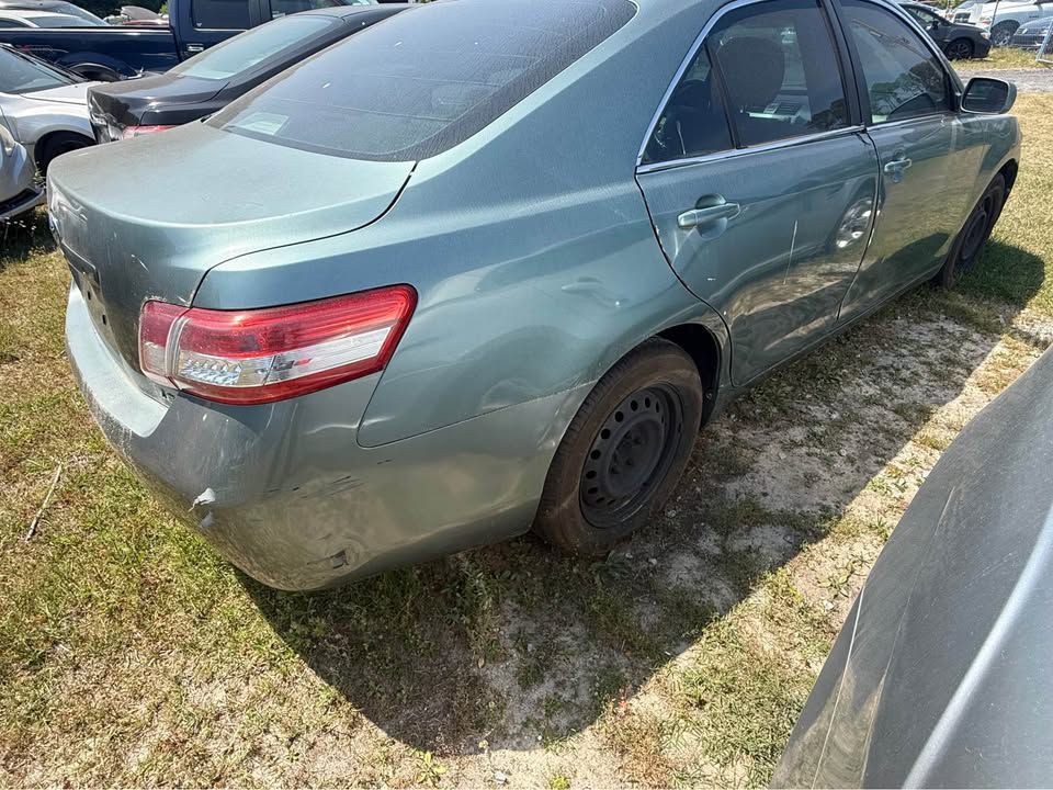 2010 Toyota Camry Image 2