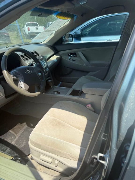2010 Toyota Camry Image 4