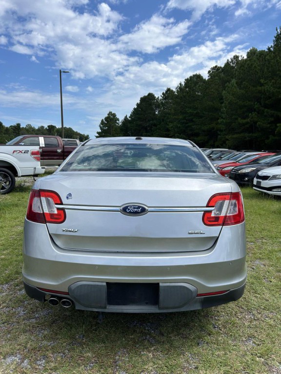 2010 Ford Taurus Image 3