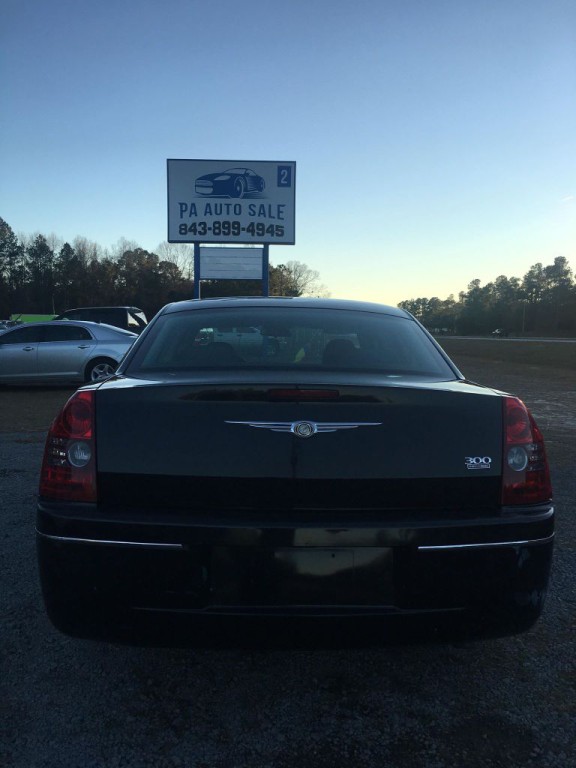 2010 Chrysler 300 Image 3