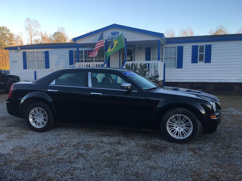 2010 Chrysler 300 Image 4