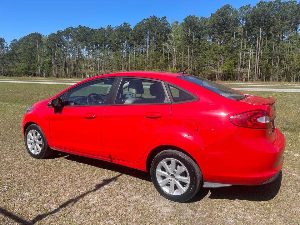 2013 Ford Fiesta Image 4