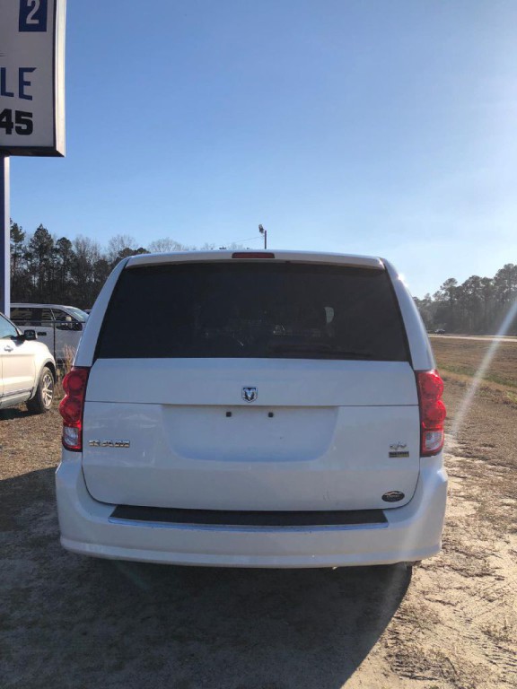 2012 Dodge Ram Van Image 3