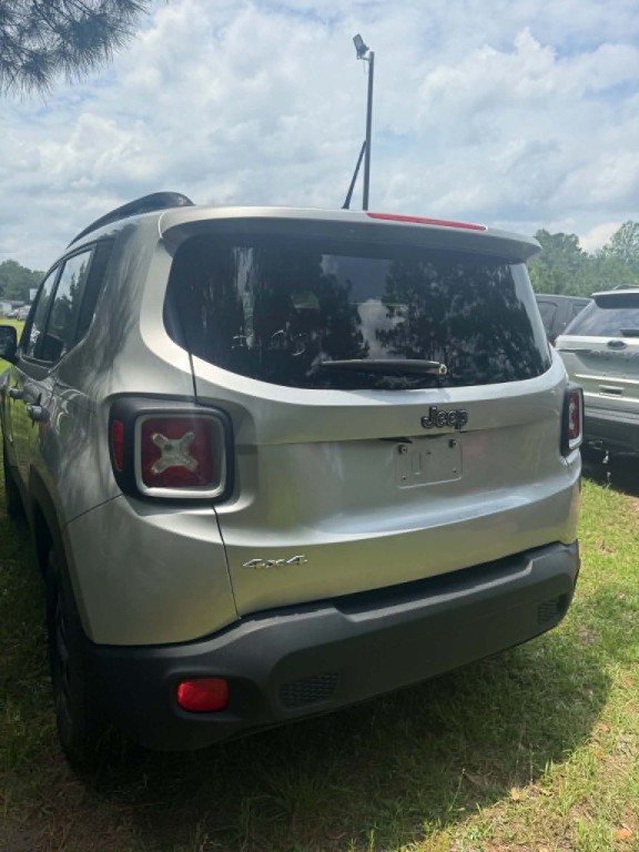 2017 Jeep Renegade Image 2