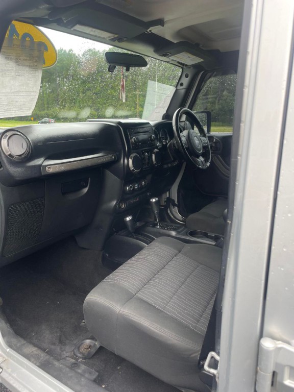 2011 Jeep Wrangler Unlimited Image 7