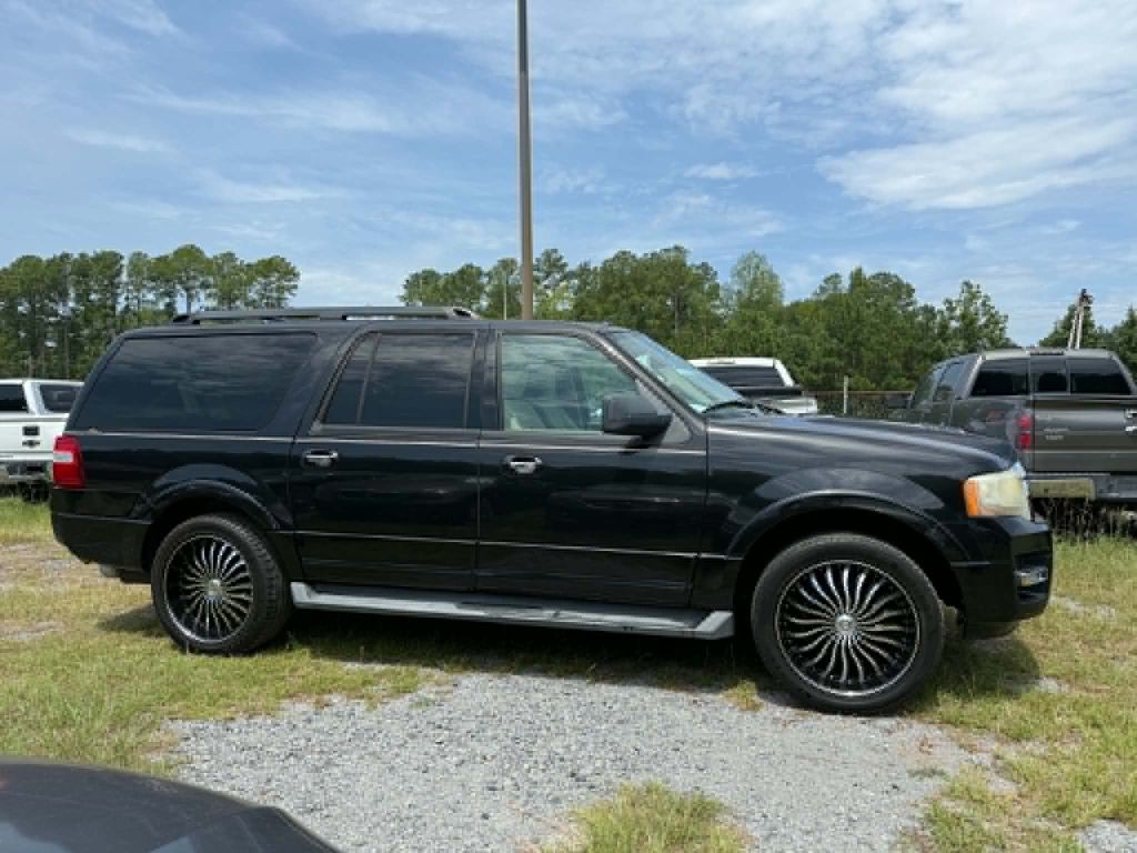 2015 Ford Expedition Image 2