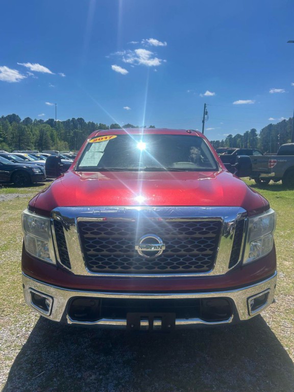 2017 Nissan Titan Image 1