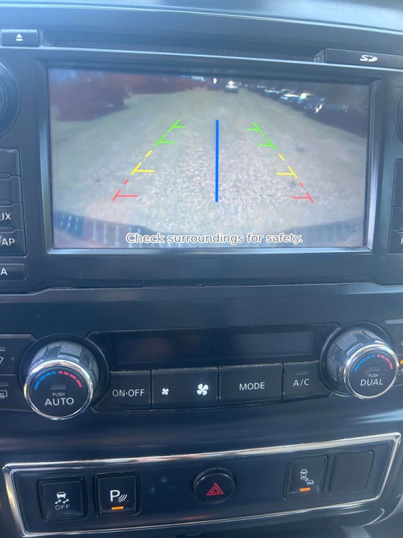 2017 Nissan Titan Image 9