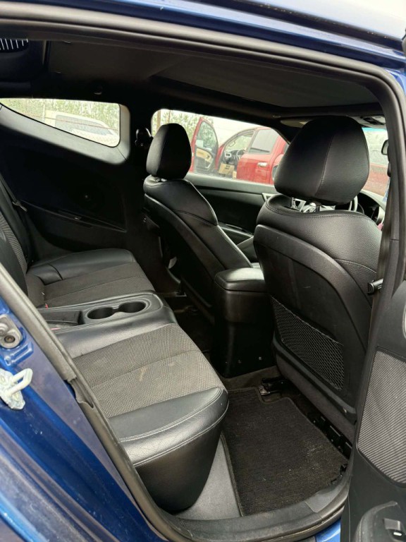 2016 Hyundai Veloster Image 5