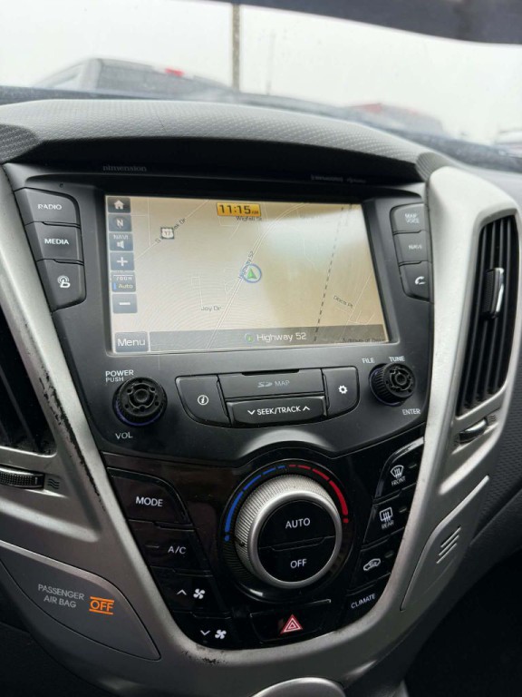 2016 Hyundai Veloster Image 7