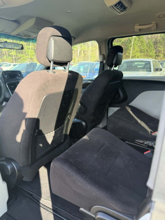 2011 Dodge Grand Caravan Image 4