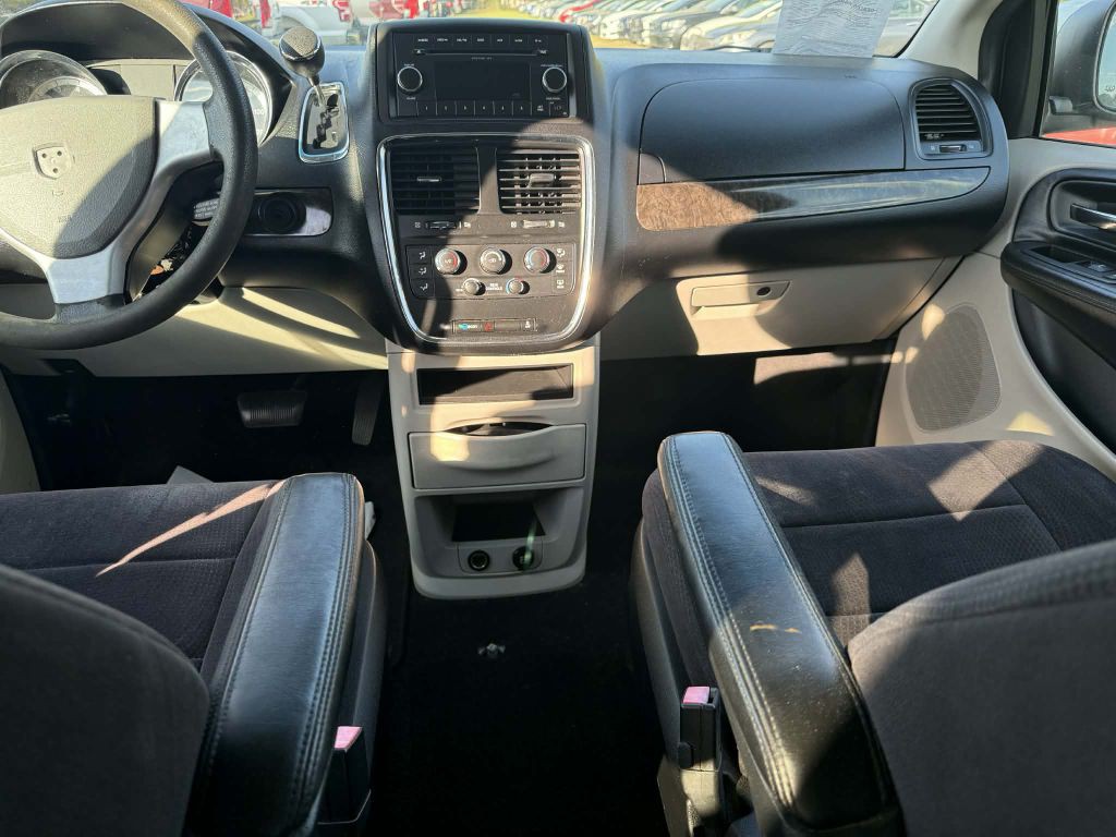 2011 Dodge Grand Caravan Image 5