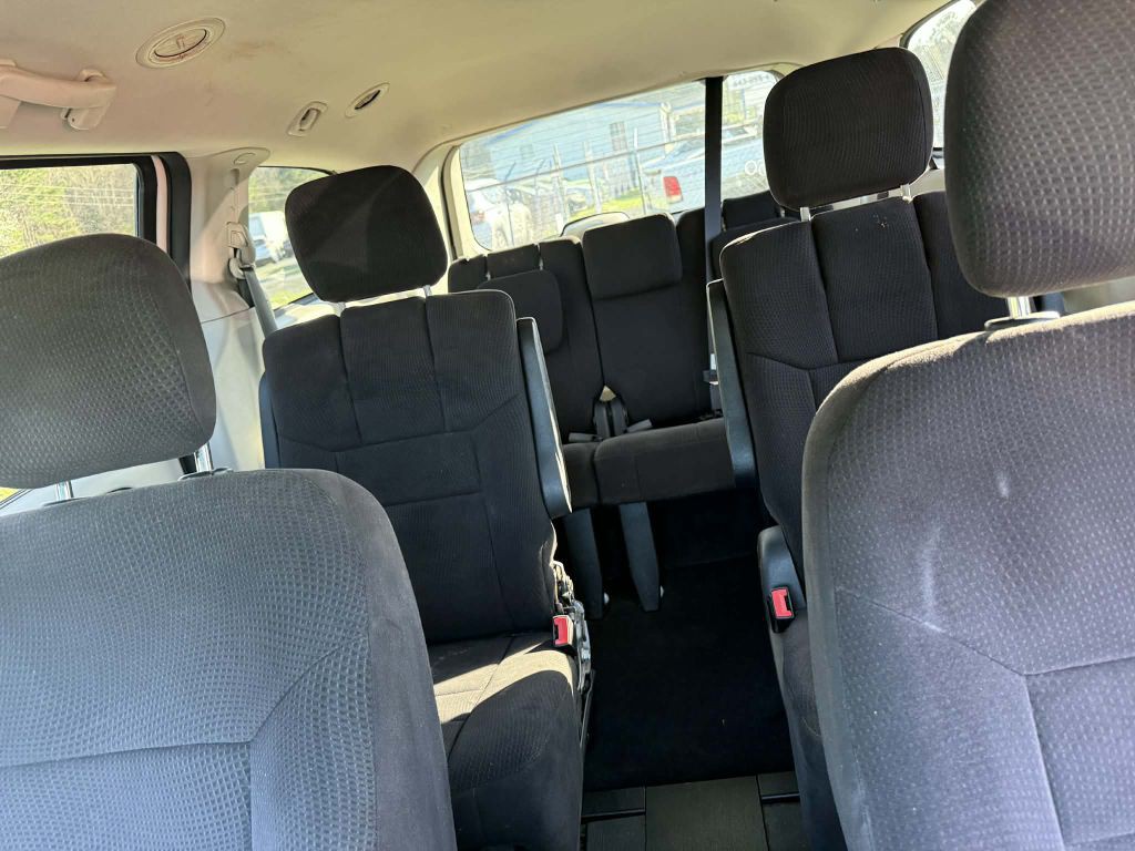 2011 Dodge Grand Caravan Image 7