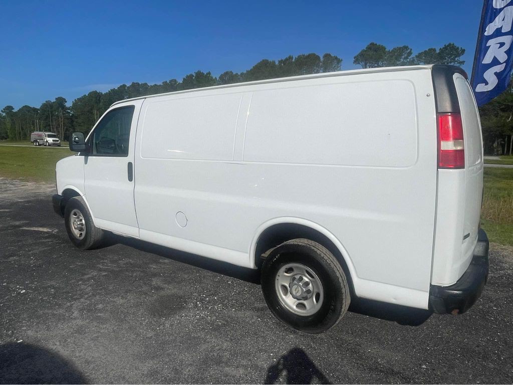 2011 Chevrolet Express Image 5