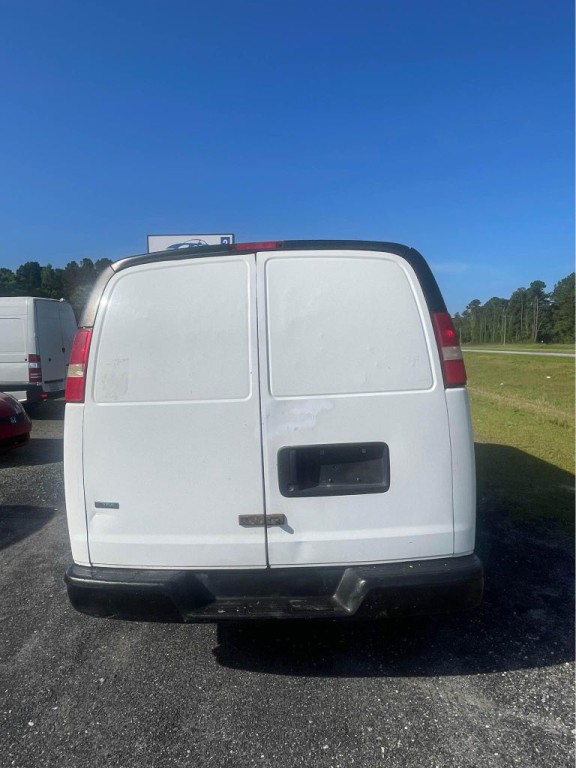 2011 Chevrolet Express Image 6