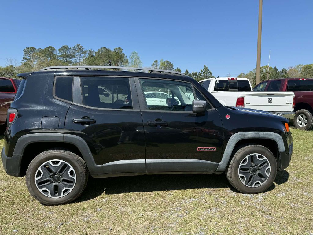 2015 Jeep Renegade Image 2