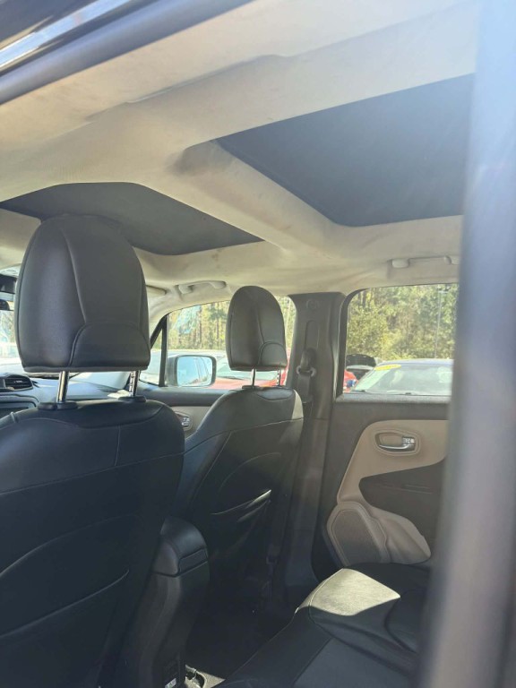 2015 Jeep Renegade Image 7