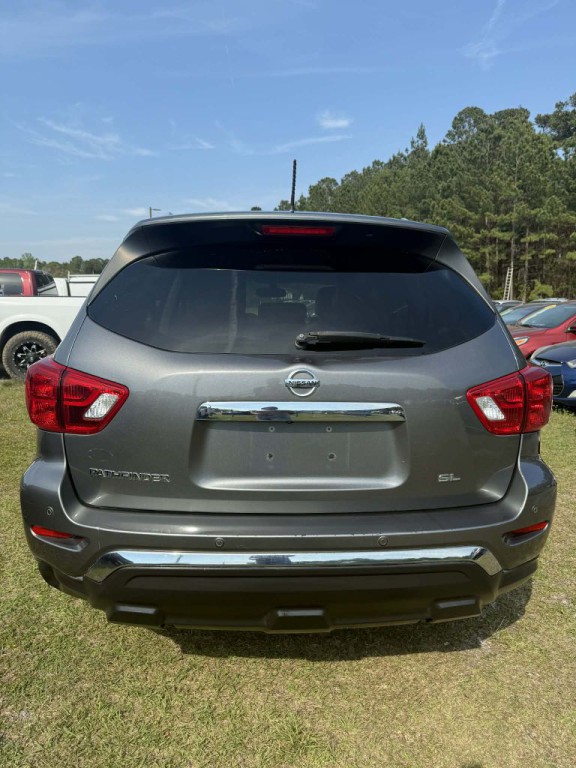 2018 Nissan Pathfinder Image 3