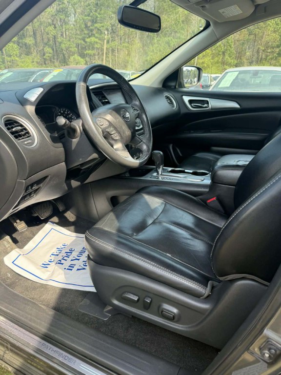 2018 Nissan Pathfinder Image 7