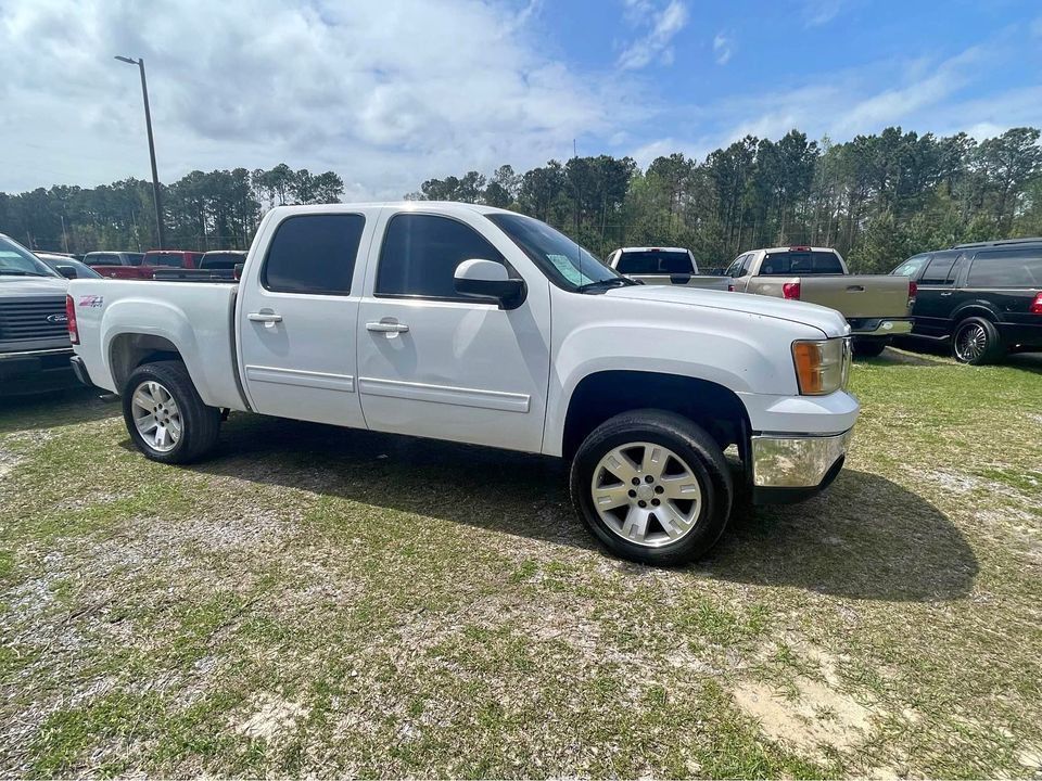 2008 GMC Sierra Image 2