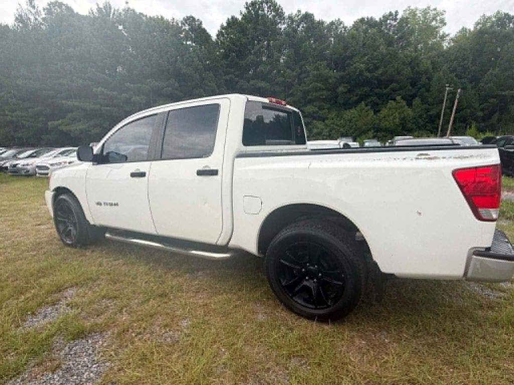 2008 Nissan Titan Image 2