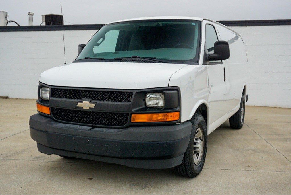 2017 Chevrolet Express Image 2