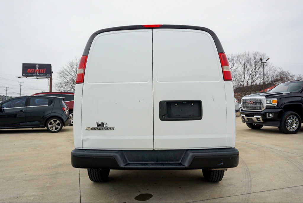 2017 Chevrolet Express Image 7