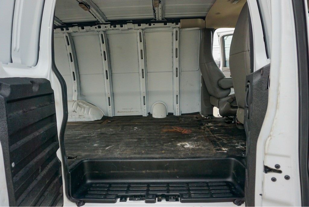 2017 Chevrolet Express Image 11