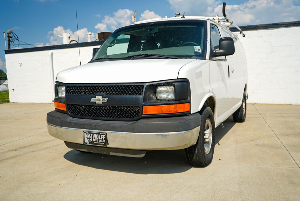 2014 Chevrolet Express Image 2