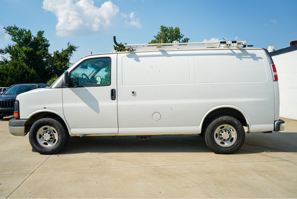 2014 Chevrolet Express Image 9