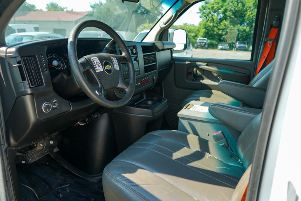 2014 Chevrolet Express Image 13