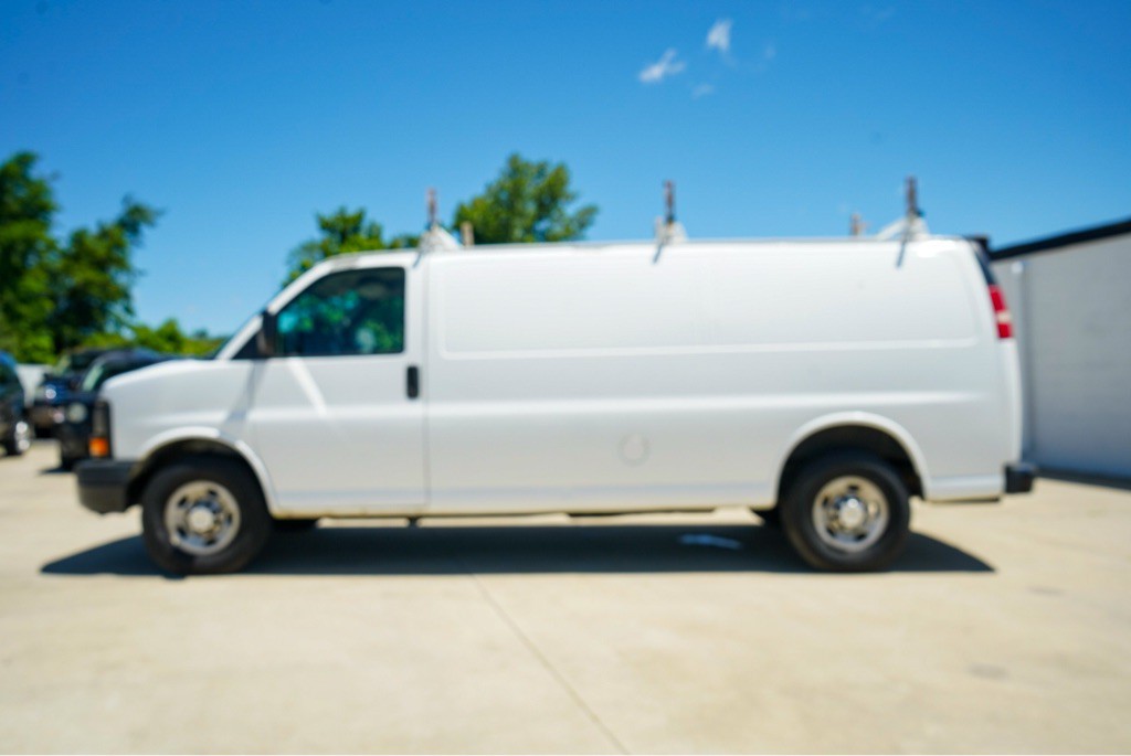 2012 Chevrolet Express Image 9