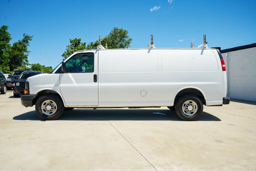 2012 Chevrolet Express Image 10