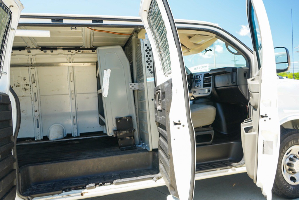 2012 Chevrolet Express Image 13