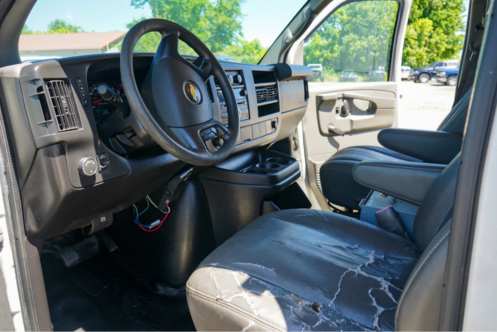2012 Chevrolet Express Image 15