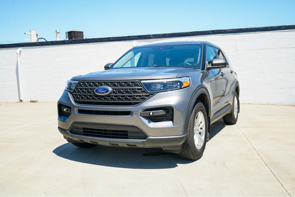 2021 Ford Explorer Image 2