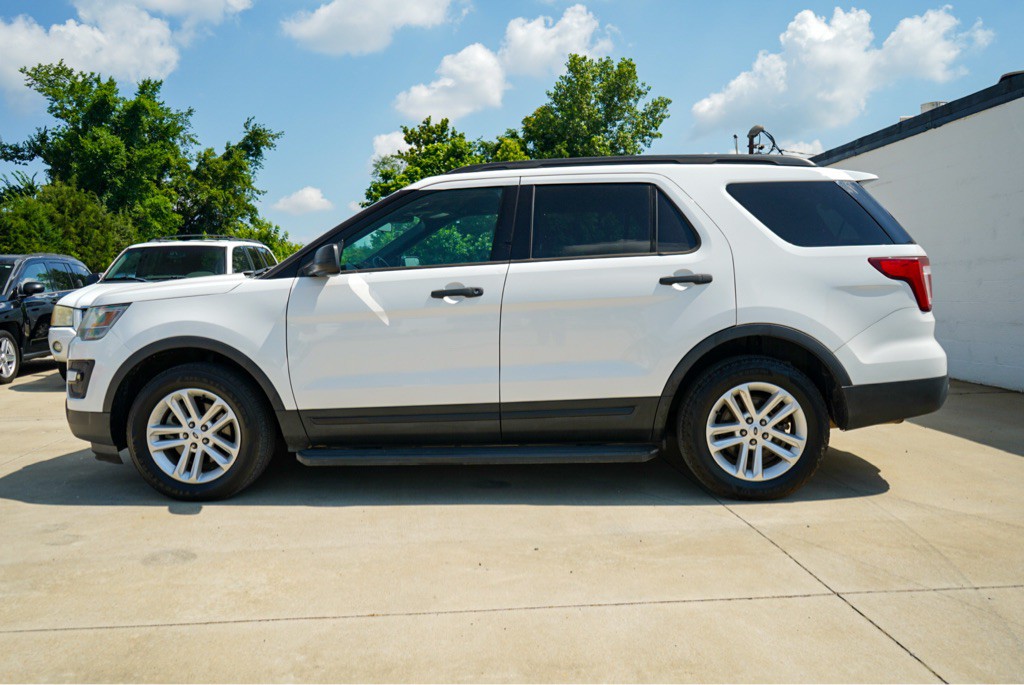 2017 Ford Explorer Image 9
