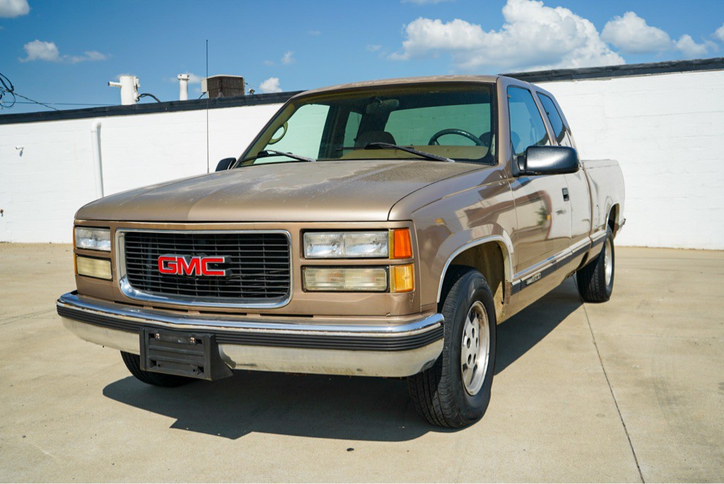 1995 GMC Sierra Image 2