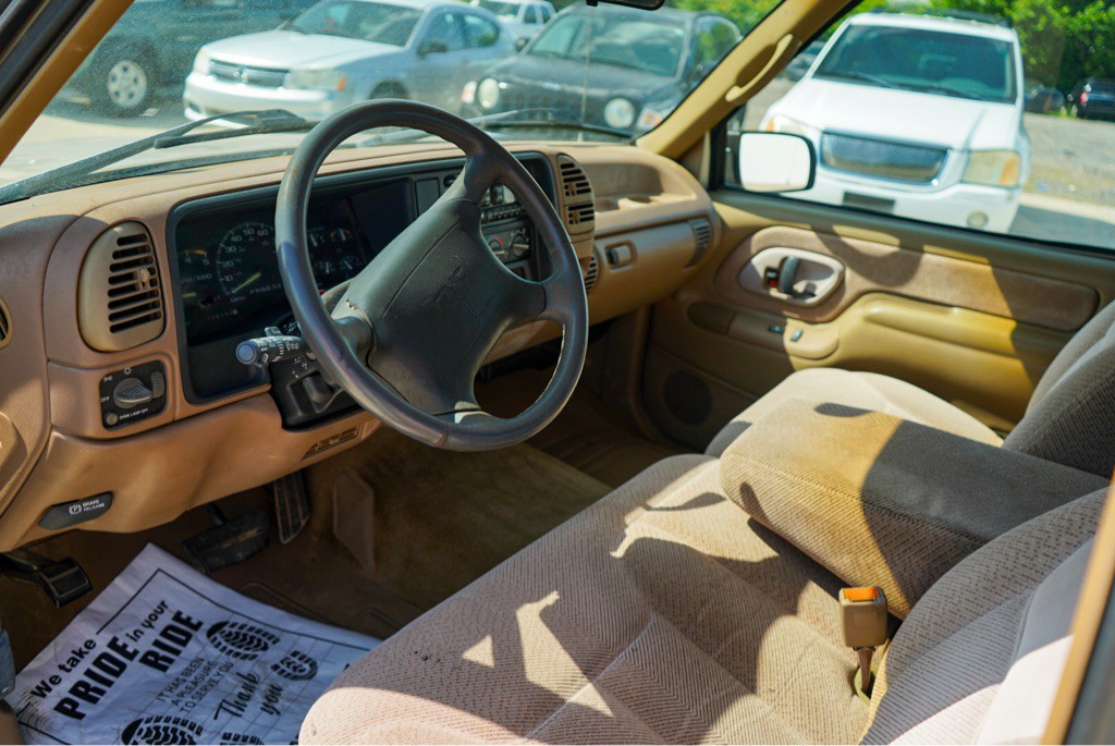 1995 GMC Sierra Image 12