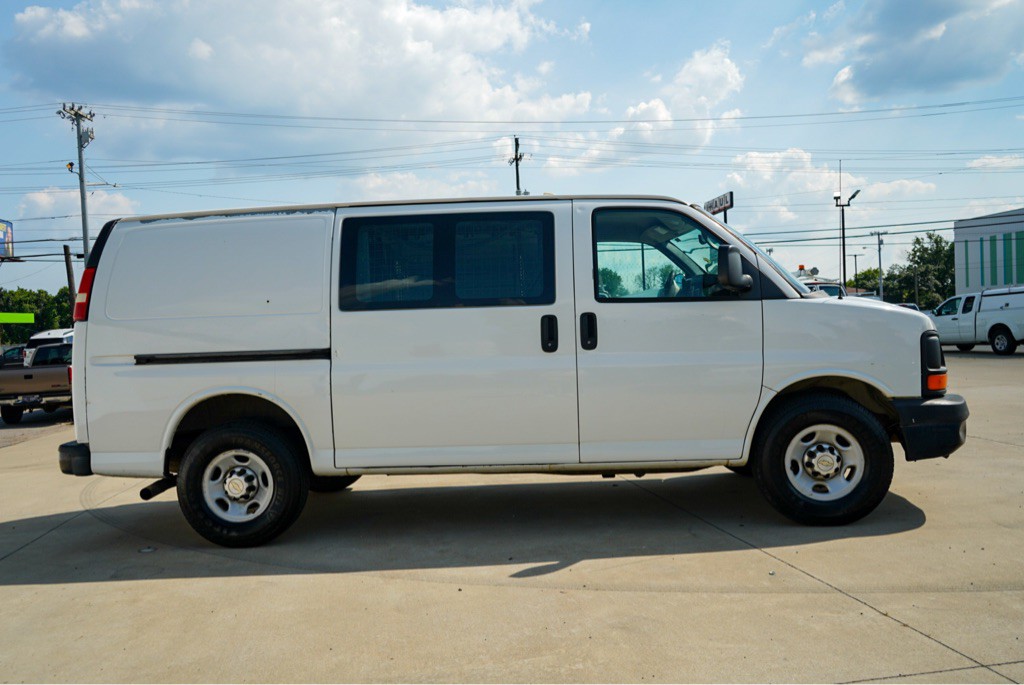 2012 Chevrolet Express Image 5