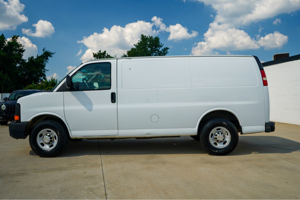 2012 Chevrolet Express Image 9