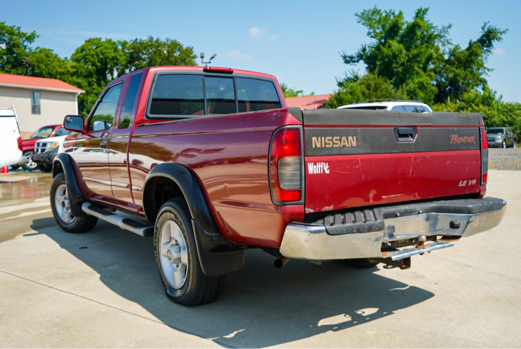 2000 Nissan Frontier Image 8