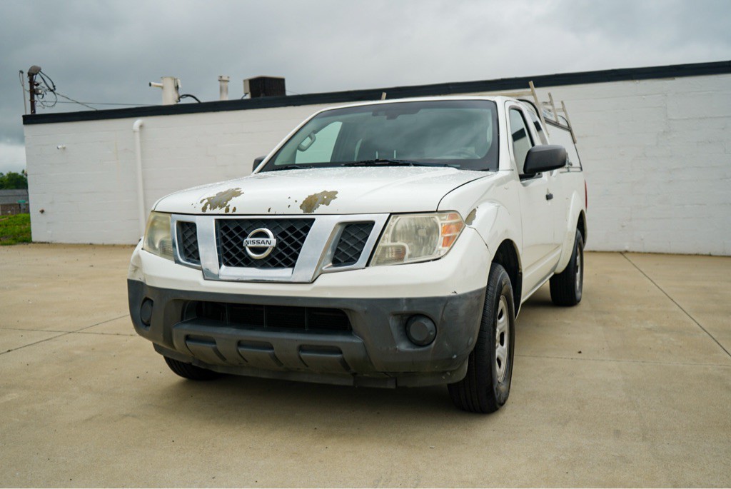 2014 Nissan Frontier Image 2
