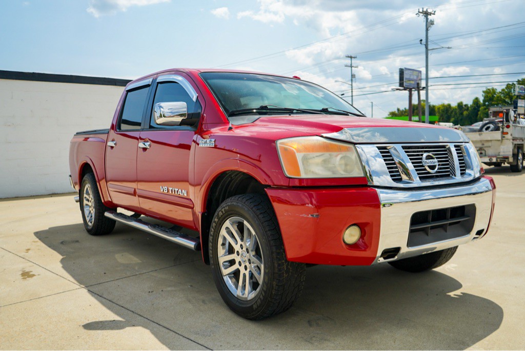 2011 Nissan Titan Image 4