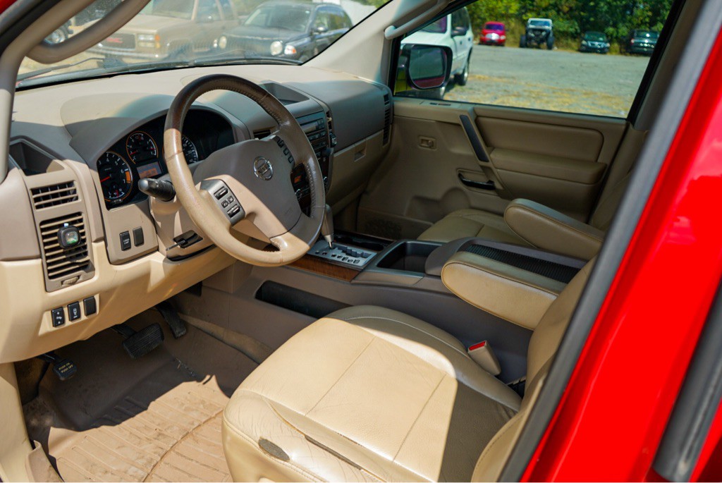 2011 Nissan Titan Image 13